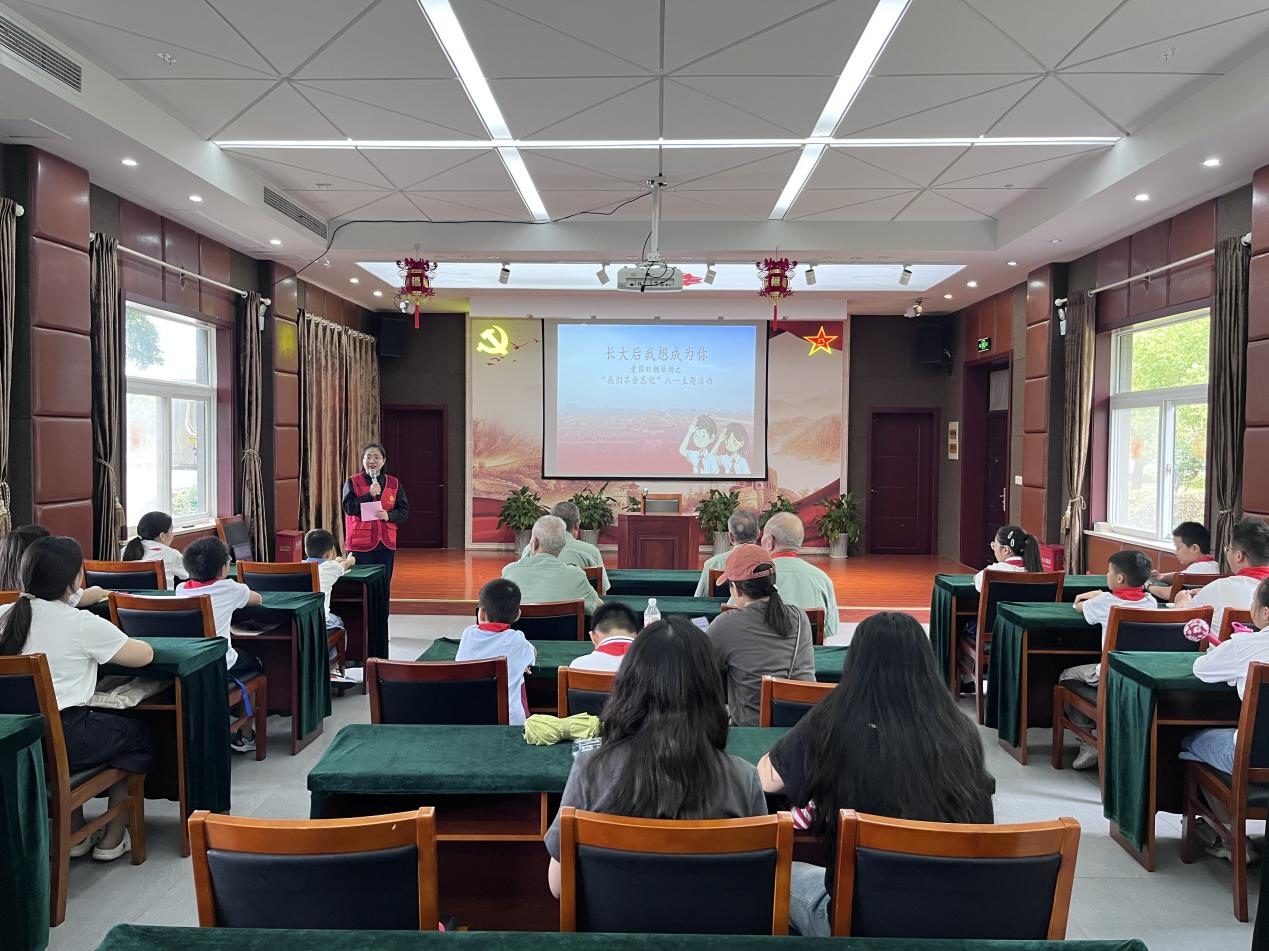 滁州市图书馆开展“长大后我想成为你”八一建军节主题活动之“我们不会忘记”
