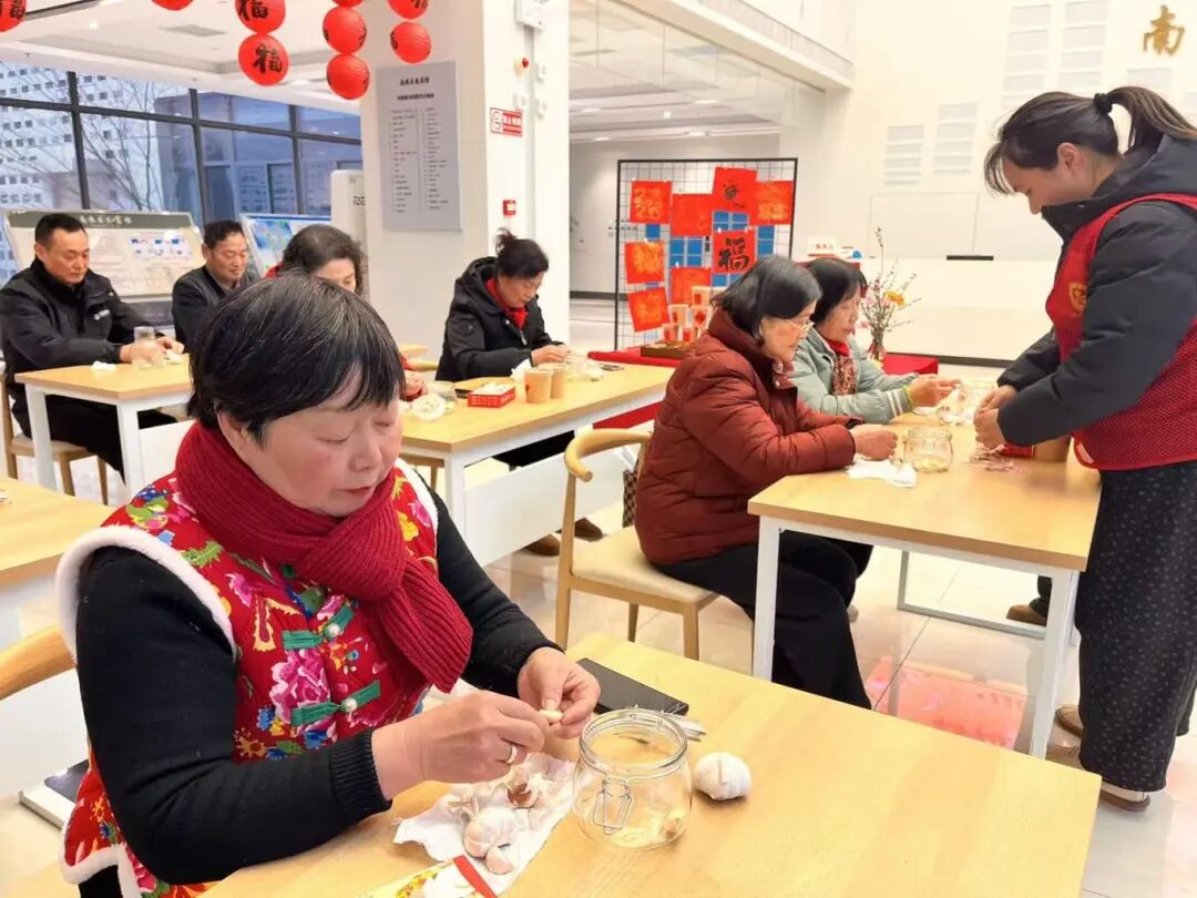 1月26日,南谯区图书馆开展“浓情腊八暖寒冬 万事‘粥’全迎新年”腊八节主题活动.jpg