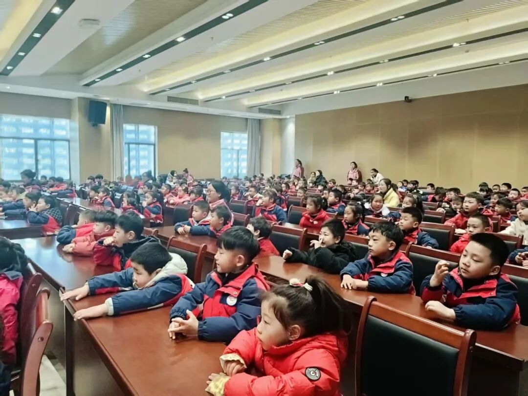 2026年1月3日 南谯区图书馆联合恒大红缨幼儿园开展【光影铸魂 爱国同行】—元旦爱国主义电影展映 (2).jpg