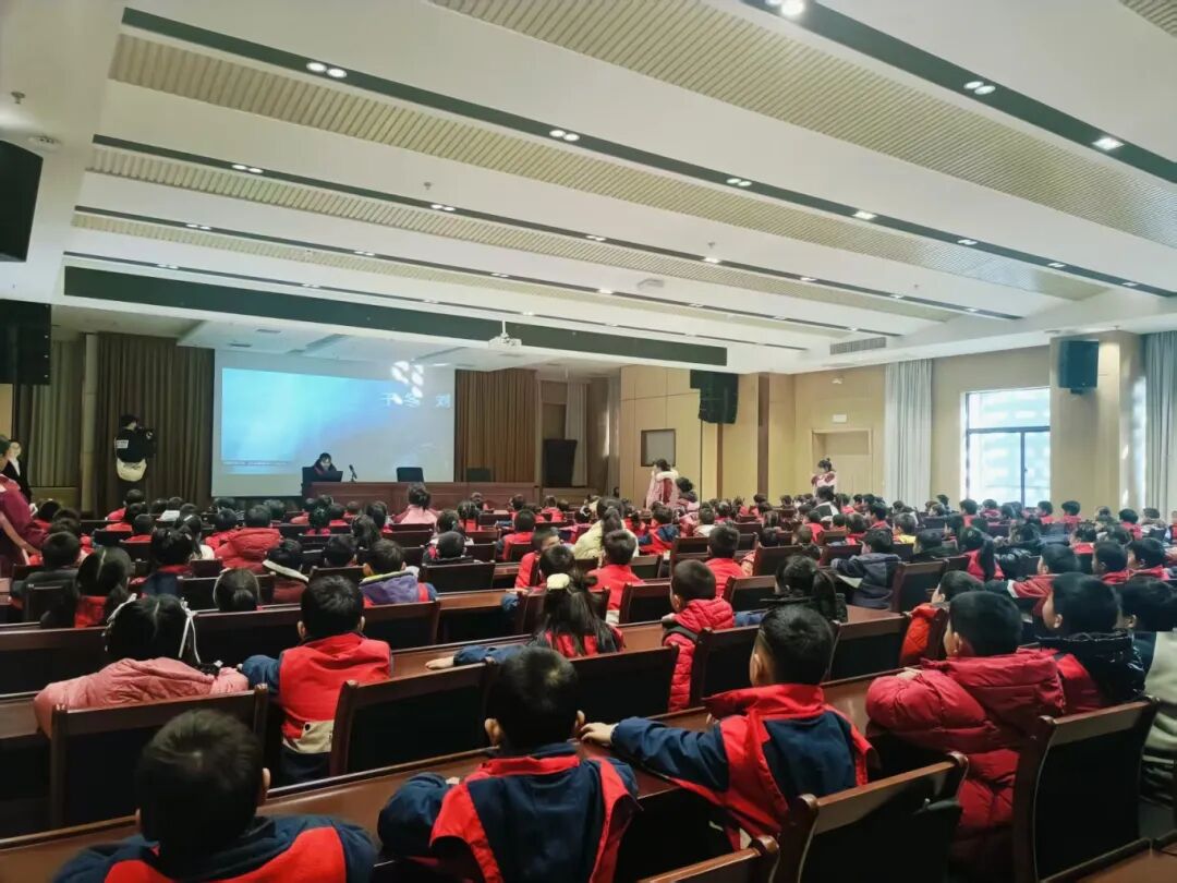 2026年1月3日 南谯区图书馆联合恒大红缨幼儿园开展【光影铸魂 爱国同行】—元旦爱国主义电影展映.jpg